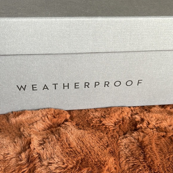 Waterproof Boots - Picture 13 of 14